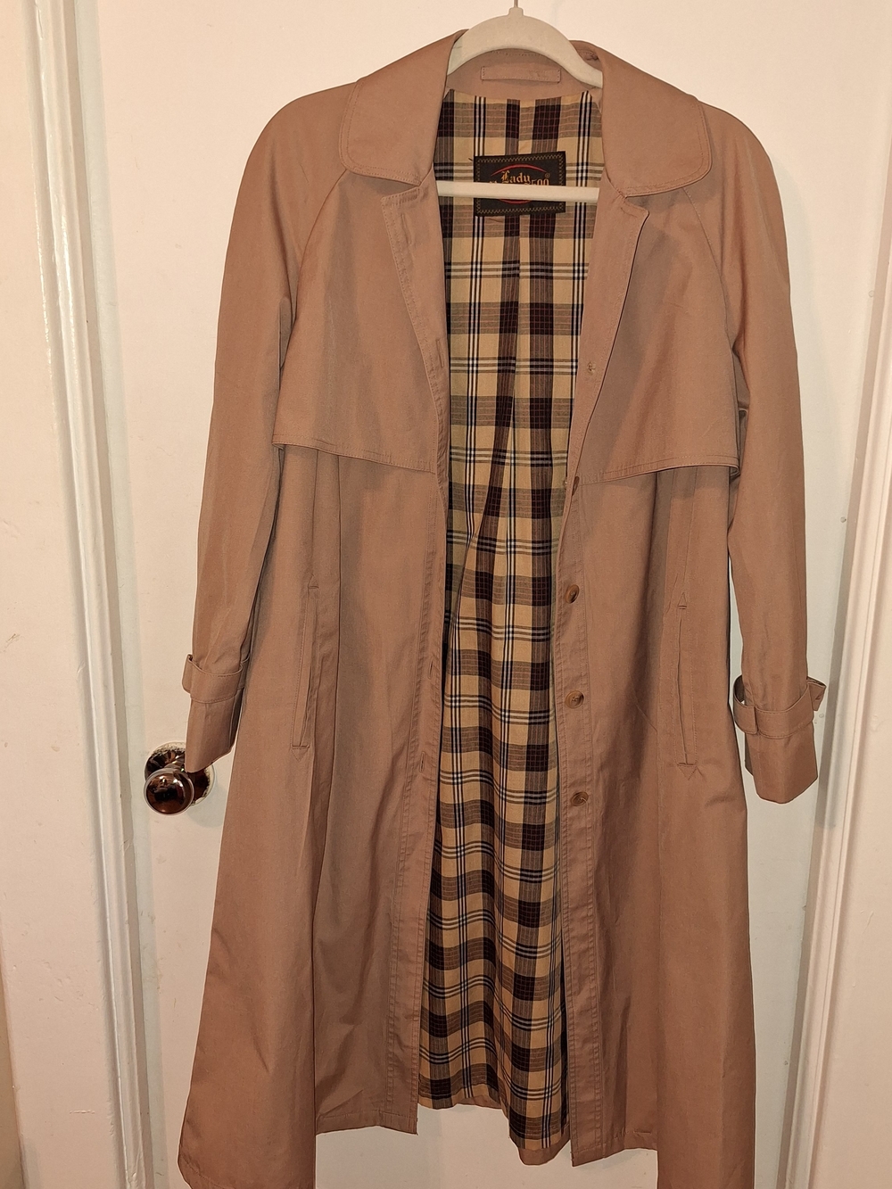 Women’s Beige Trench Coat with Plaid Lining